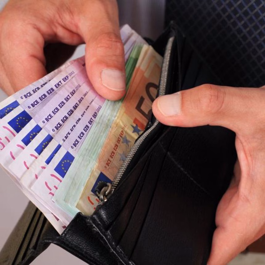 Prosječna neto plata u decembru iznad 1.000 eura