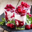 Panna cotta s malinama i čokoladom