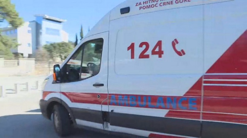 Povrede od pirotehnike zadobilo sedam osoba, Budvanin povrijedio ruku
