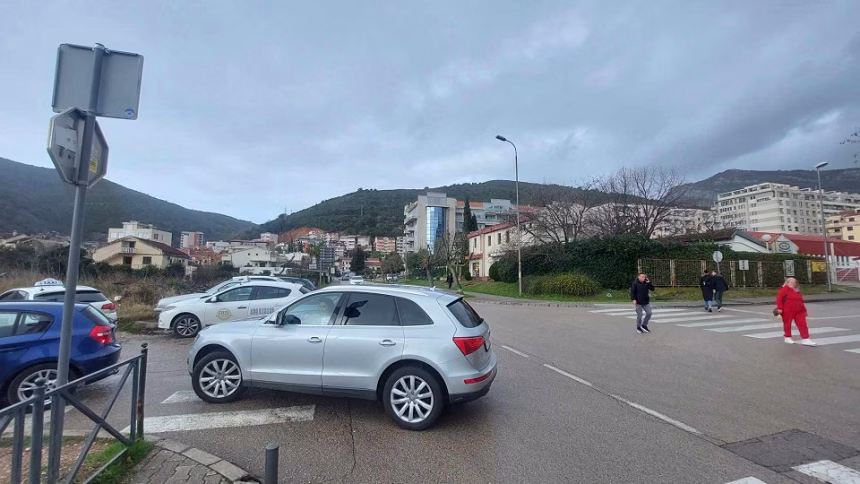 (FOTO) Jutro u gradu: Saobraćaj umjerenog intenziteta, veće gužve očekuju se početkom školske godine