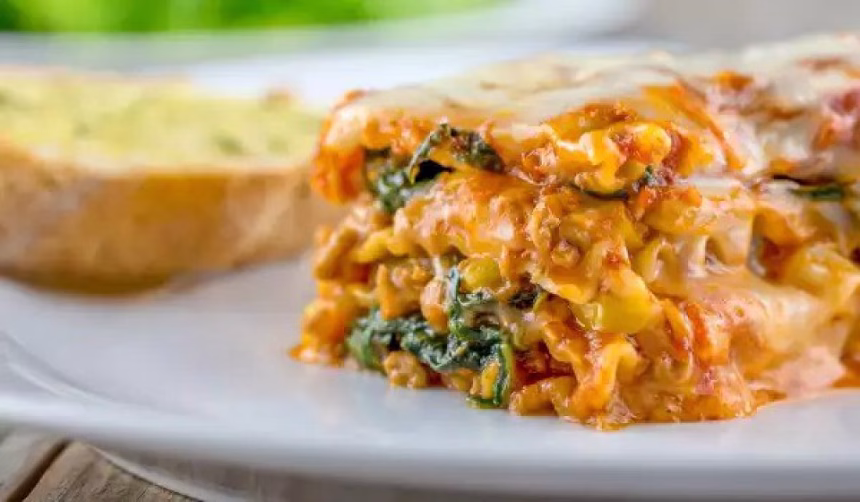 Lazanja sa tunjevinom i rukolom