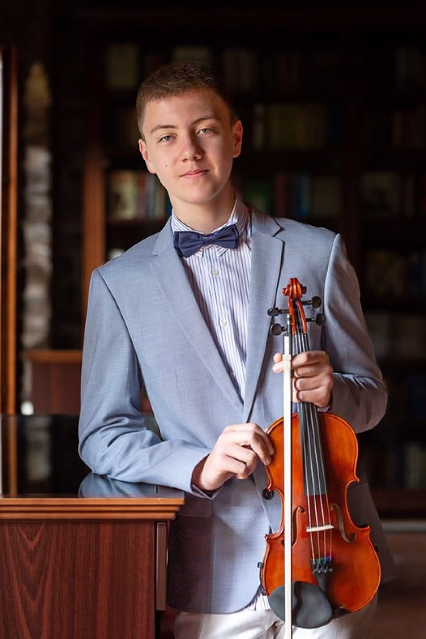 Mladi violinista Vasilije Hadžić osvojio treću nagradu na američkom online takmičenju