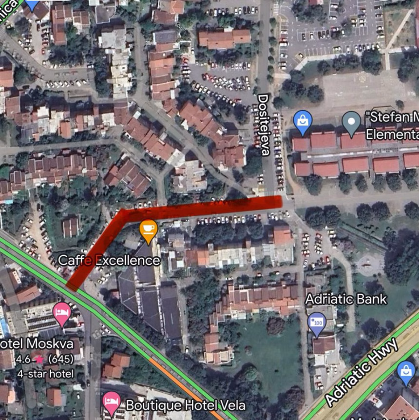 Strah i neizvjesnost dočekuju i ispraćaju đake; Neophodno regulisanje saobraćaja u zoni stare škole