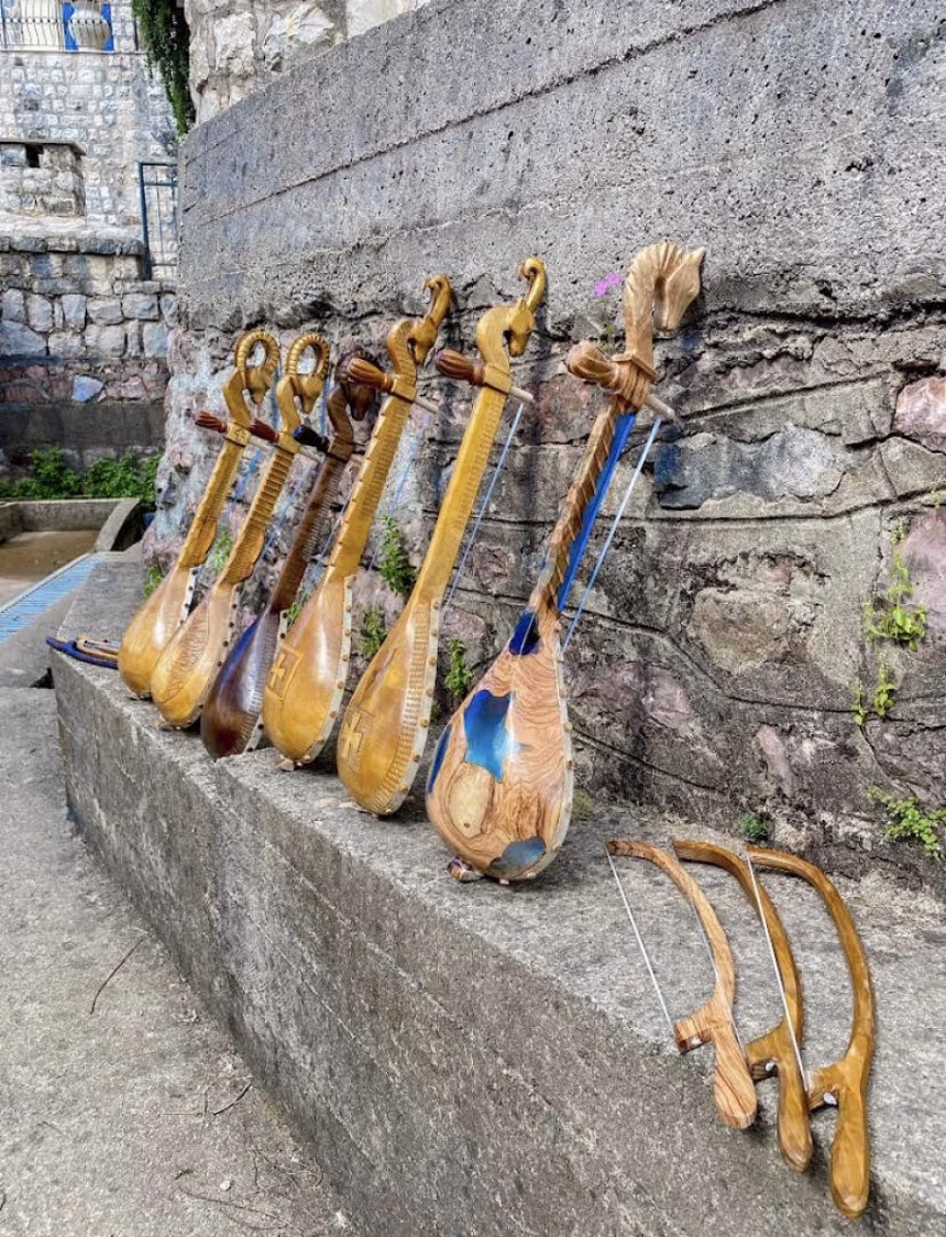 Ručni rad: Bane Vujović uz gusle čuva tradiciju