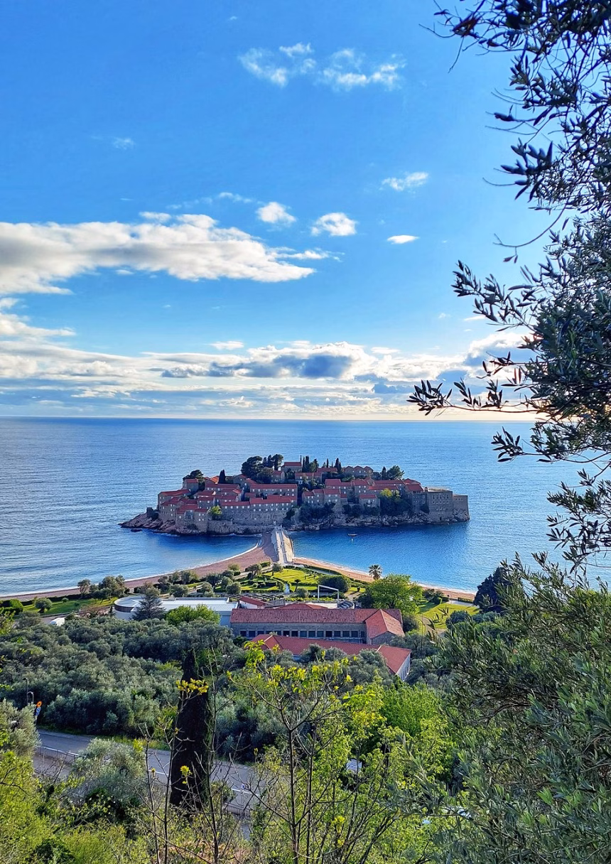 Počela arbitraža o Svetom Stefanu: U Vladi očekuju presudu u korist Crne Gore