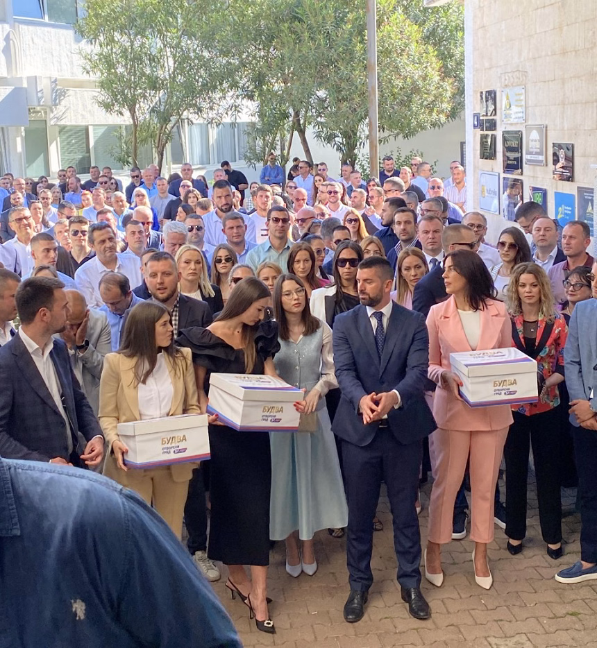 (VIDEO) Koalicija „Za budućnost Budve - Budva, otvoreni grad” predala listu za lokalne izbore u Budvi