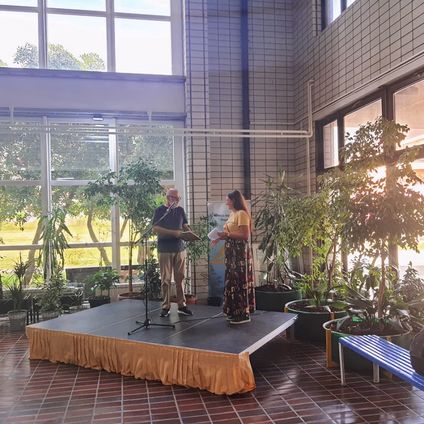 (FOTO/VIDEO) Festival poezije i sajam knjiga u SMŠ „Danilo Kiš”: Objavljeni rezultati Međunarodnog konkursa i održano školsko takmičenje recitatora