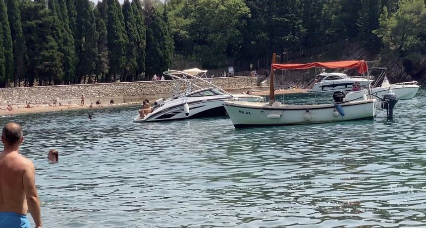 Mitrović: Apelujemo na nadležne organe da se pozabave kompanijom Adriatic Properties i bezbjednošću kupališta, naročito na Svetom Stefanu