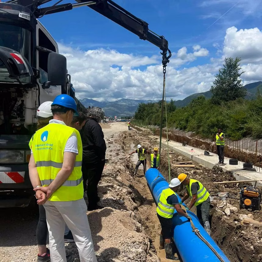 Lakušić obišao radove na izgradnji cjevovoda Lastva Grbaljska – Tivat