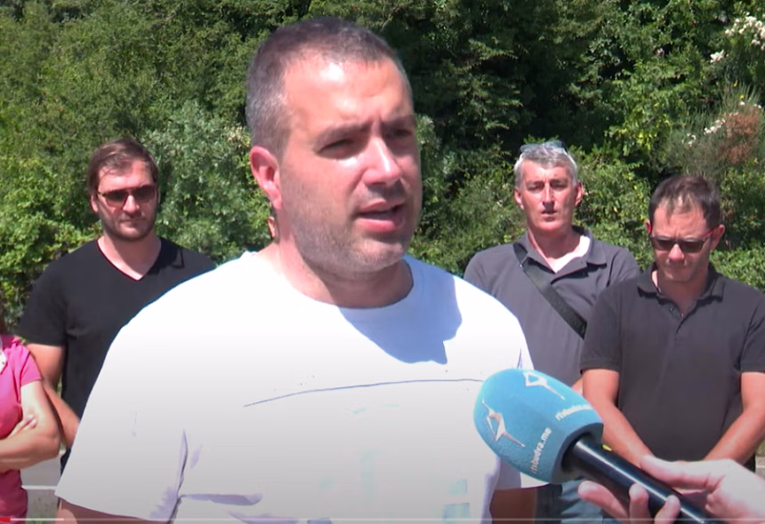 Paštrovići protestovali zbog čestih nestanaka vode, pozivaju nadležne na odgovornost, najavljuju tužbe