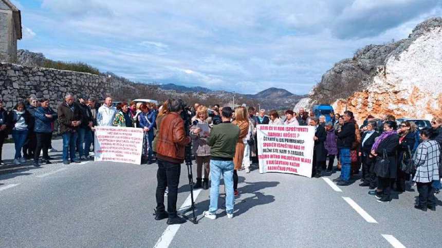 I danas blokada puta Cetinje-Podgorica
