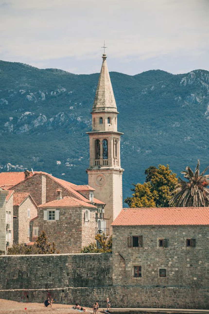 Večeras reprizno izvođenje predstave „Nestvarni grad“