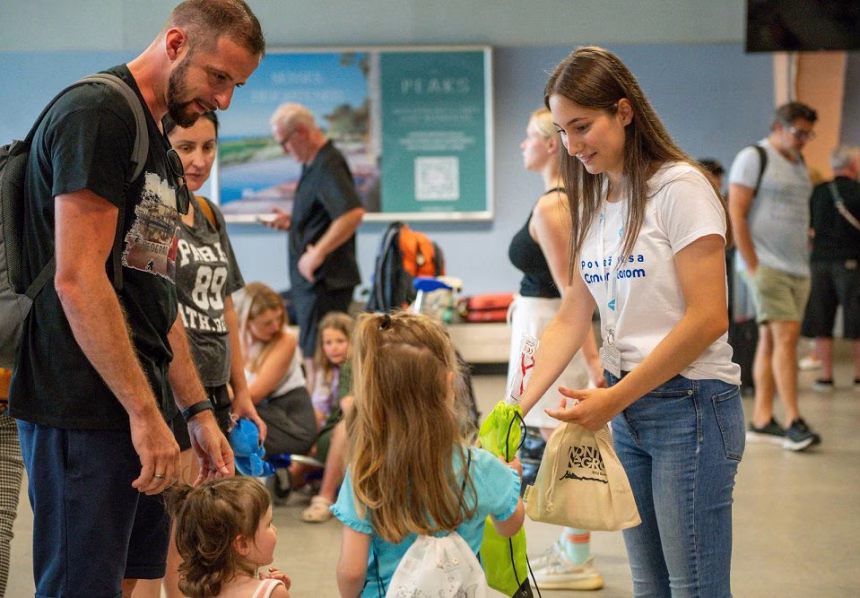 Topla dobrodošlica i na Aerodromu Tivat: “Oduševljeni smo gostoprimstvom i nevjerovatnim prizorom iz aviona“
