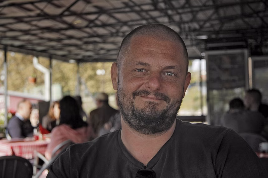 Promocija poeme „Kada plivaš” reditelja i novinara Rastka Šejića sjutra u Budvi