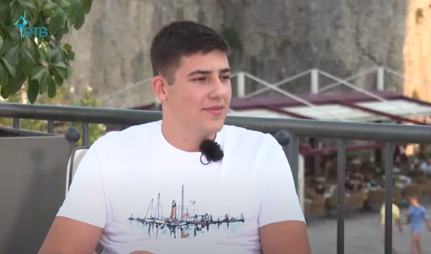 Insert iz ljeta: Luka Franeta - Mladi kuvar iz Budve