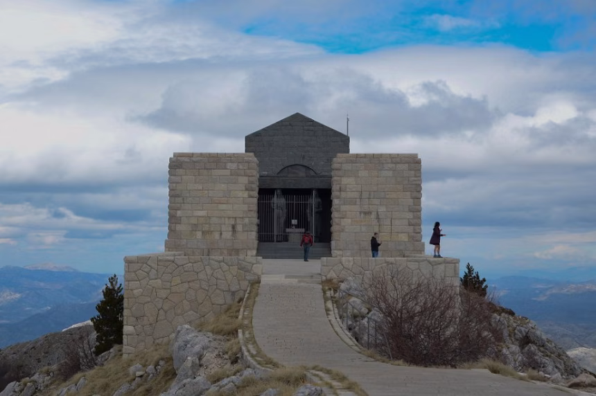 Besplatan ulaz u Njegošev mauzolej povodom početka školske godine