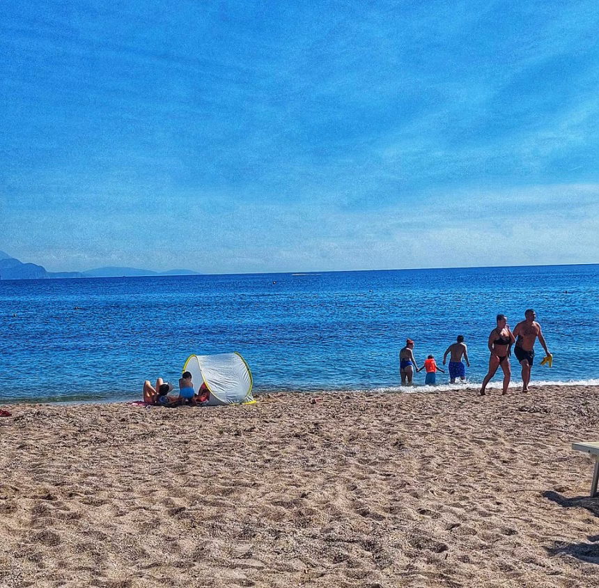 Sjutra pretežno sunčano, ponegdje uz slabu i umjerenu oblačnost