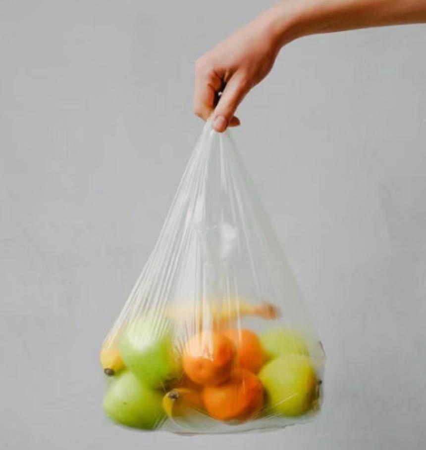 Naknada za korišćenje plastičnih kesa 0,03 eura po komadu