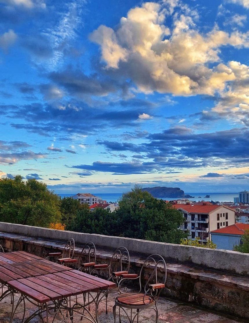 (VIDEO) Otac Vasilije: Istinsko zadovoljstvo dolazi kroz duhovno bogatstvo, a ne materijalno