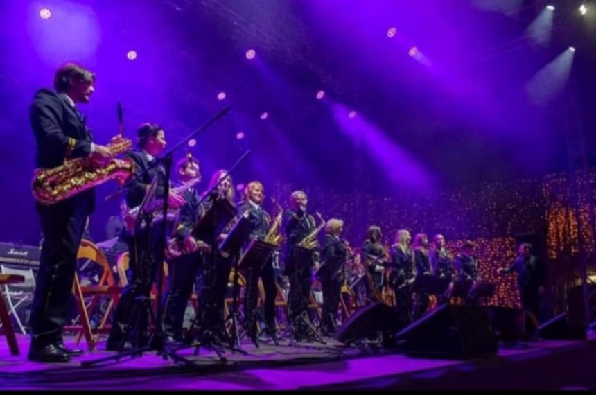 Zvuci Gradske muzike uvode Budvu u jubilarni doček Nove godine