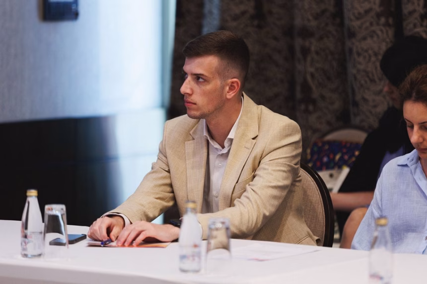 Perazić: Budvanski srednjoškolci zaslužuju da se nađu na Evropskom školskom prvenstvu u odbojci