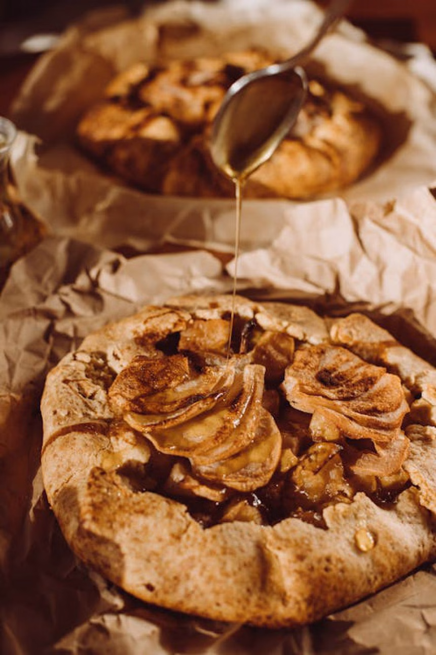 Karamelizovana pita od jabuka