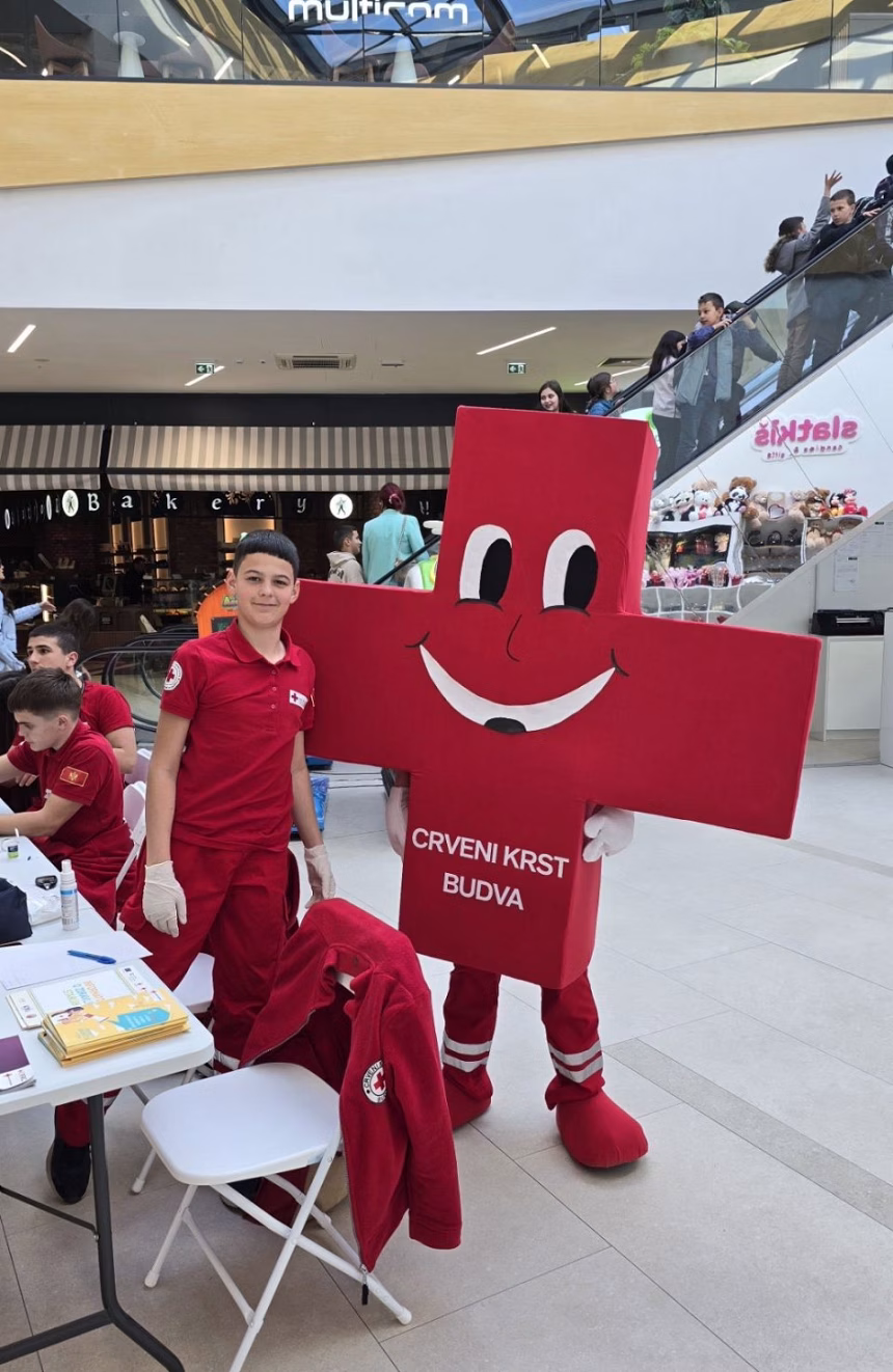 (FOTO) Crveni krst Budva obilježio Svjetski dan zdravlja