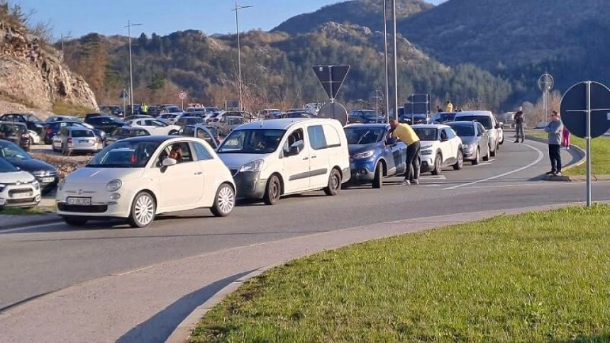 I danas blokada na magistralnom putu Cetinje – Podgorica