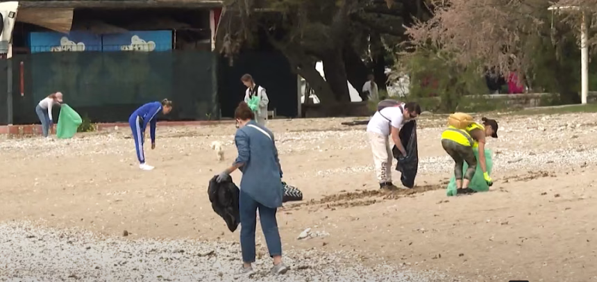Volonteri očistili Slovensku plažu