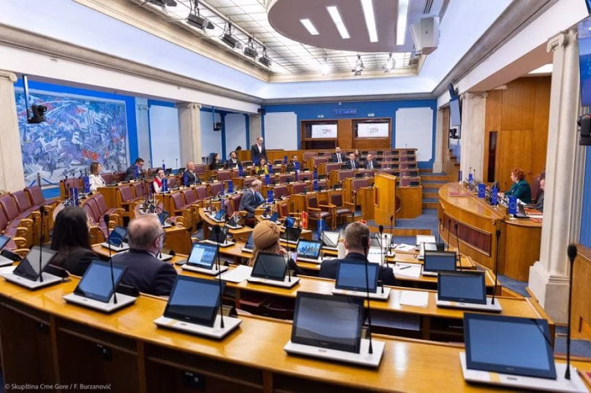 Pred poslanicima i ugovor sa investitorom