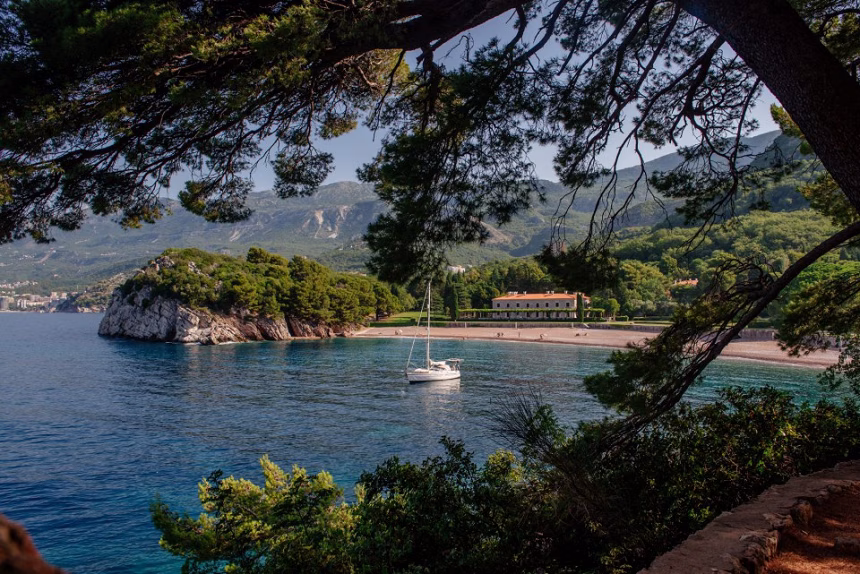 TOB danas poziva građane na izlet brodom, polazak u 13 sati ispred restorana Porto