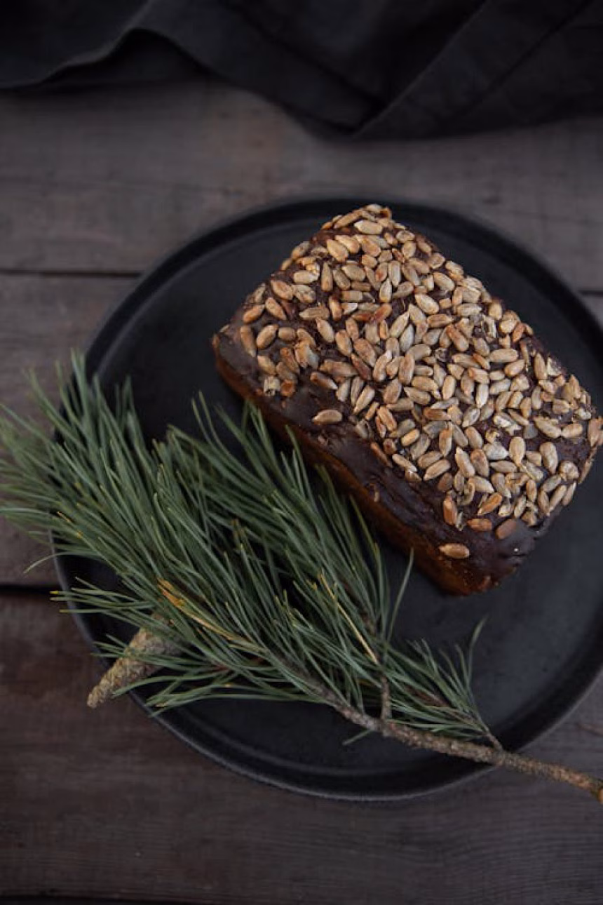 Hljeb sa sjemenkama iz jedne činije