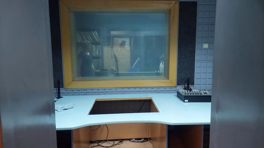 RTV Budva oprema moderni podcast studio sa finansijama iz kapitalnog budžeta Opštine Budva