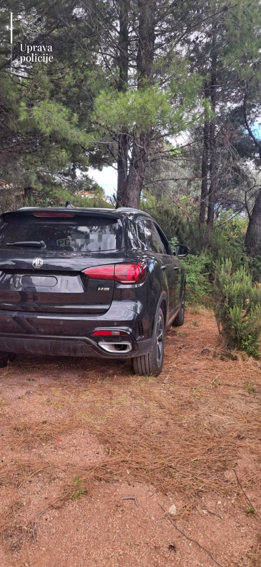 Budva: Na nepristupačnom terenu pronađeno vozilo sa međunarodne potjernice