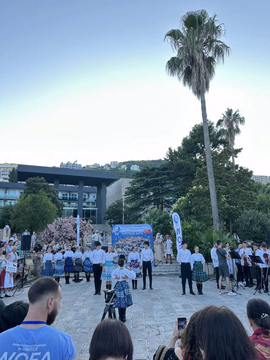 Uživaj u Budvi: Folklorne igre večeras ispred Starog grada