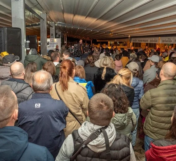 (VIDEO) Protest zbog plana restrukturiranja, radnici i arhitekte traže očuvanje Slovenske plaže