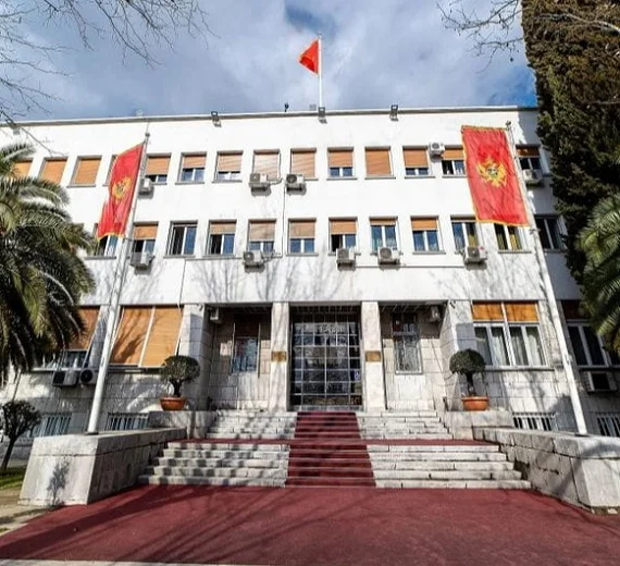 Srednjoškolci i danas u parlamentu