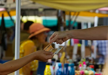 Koliko 100 eura vrijedi u različitim gradovima Crne Gore?