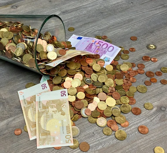 Kreditni bum u Crnoj Gori: Građani i privreda za devet mjeseci uzeli 1,65 milijardi eura