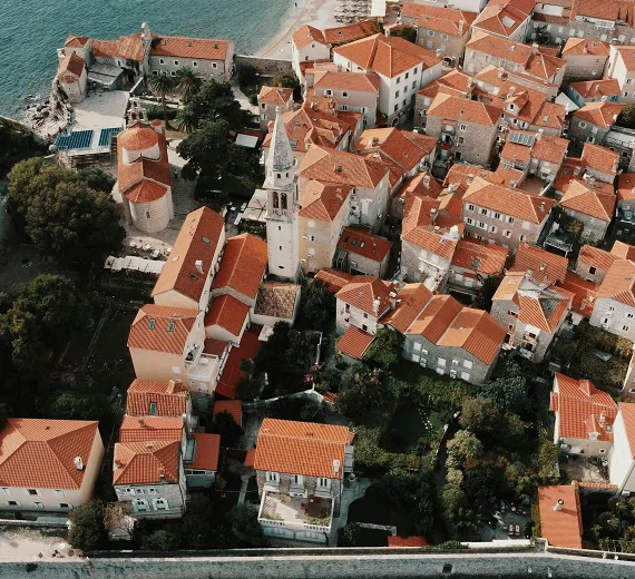 Tribina posvećena kulturnoj istoriji Budve i nastanku festivala „Grad teatar“