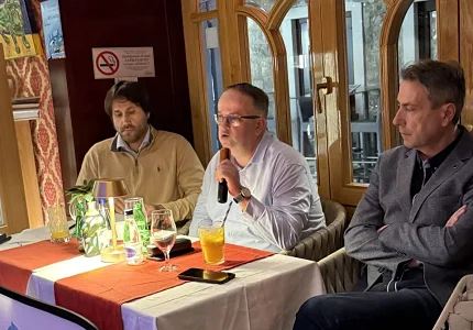 Tribina o apsolutnoj moći, autoritetu i nepogrešivosti