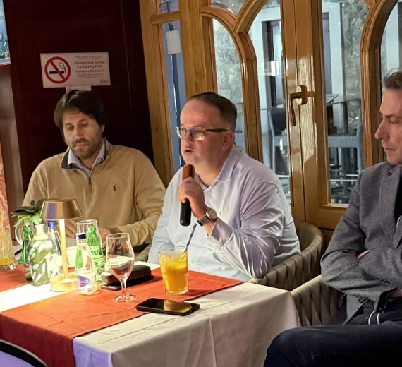 Tribina o apsolutnoj moći, autoritetu i nepogrešivosti