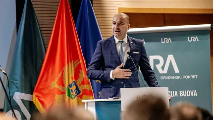 Rađenović: Spriječili smo sa građanima suludnu ideju Vlade i Opštine Budva da se grade stanovi za tržiste na Slovenskoj plaži i u Miločerskom parku