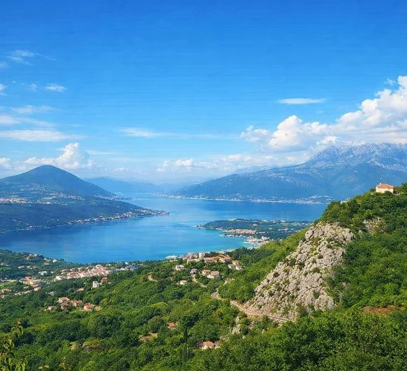 Od vjenčanja do vinograda – život i običaji Grblja