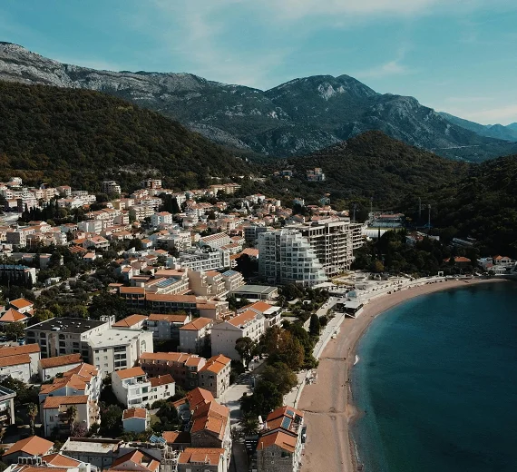 Hronika Petrovca na TV Budva: Život između zime i sezone