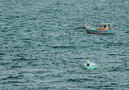 Budvanski ribari oprezni, dok „avanturisti“ i dalje rizikuju živote na zidinama i stazama