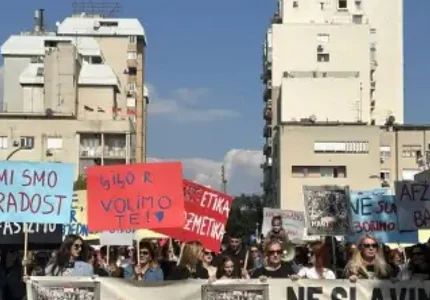 Žene i dalje suočene sa političkom isključenošću i sistemskom diskriminacijom