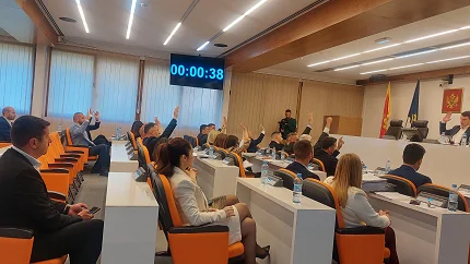 (VIDEO) Završena 12. sjednica SO Budva: Otvara se bioskop, imenovani potpredsjednici i usvojeni planovi za 2026. godinu