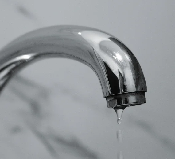 Dijelovi Budve bez vode: Radovi na terenu zbog ponovljenog kvara