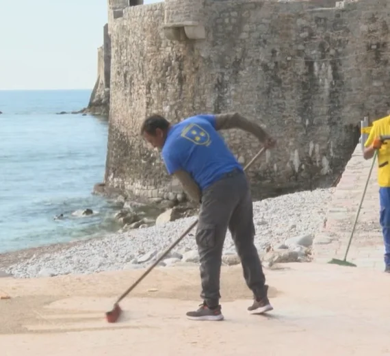 Upravljanje morskim otpadom u Budvi: Između sistemskih izazova i potrebe za oštrijom kaznenom politikom